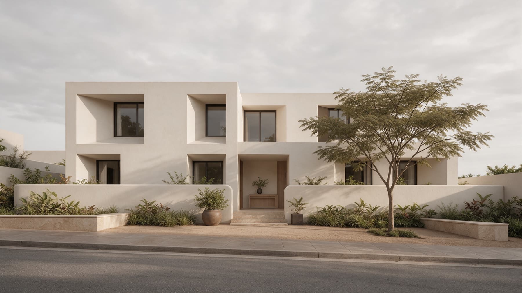 Fachada residencial contemporánea vista desde la calle